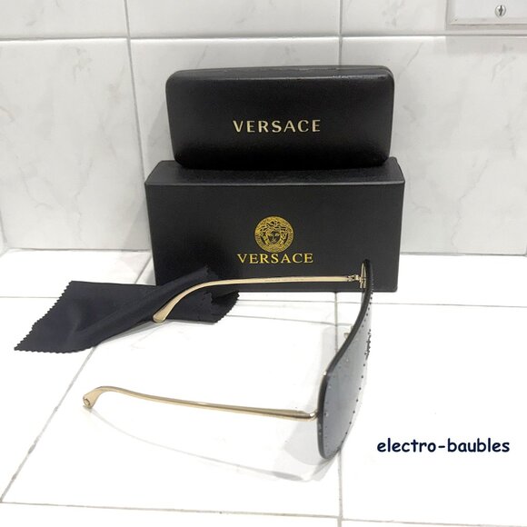 Versace Women\'s Gold 2230-B 1252/6G Shield Sunglasses 45-145-140 Store Display main image 13